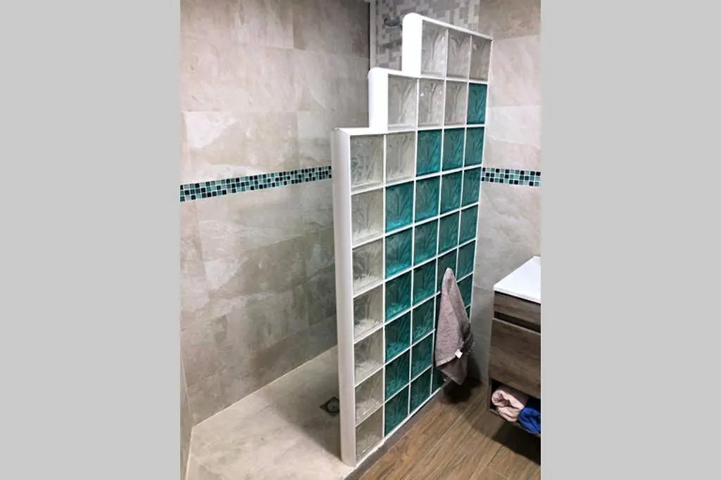 Coqueto Apartamento En Puerto Marina Con Piscina بينالماذينا